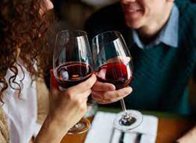 Resveratrol in Red Wine: Health Benefits and Risks